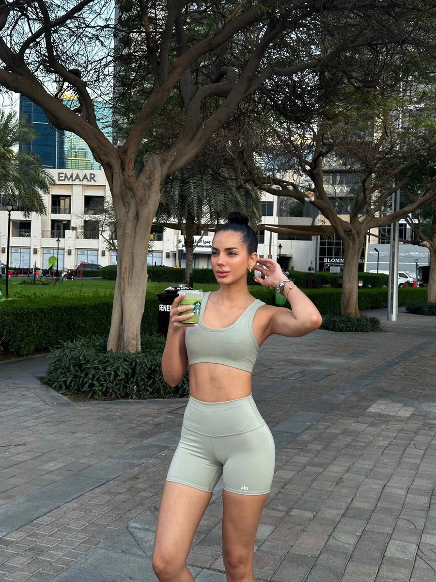 Зарина escort in Tyumen