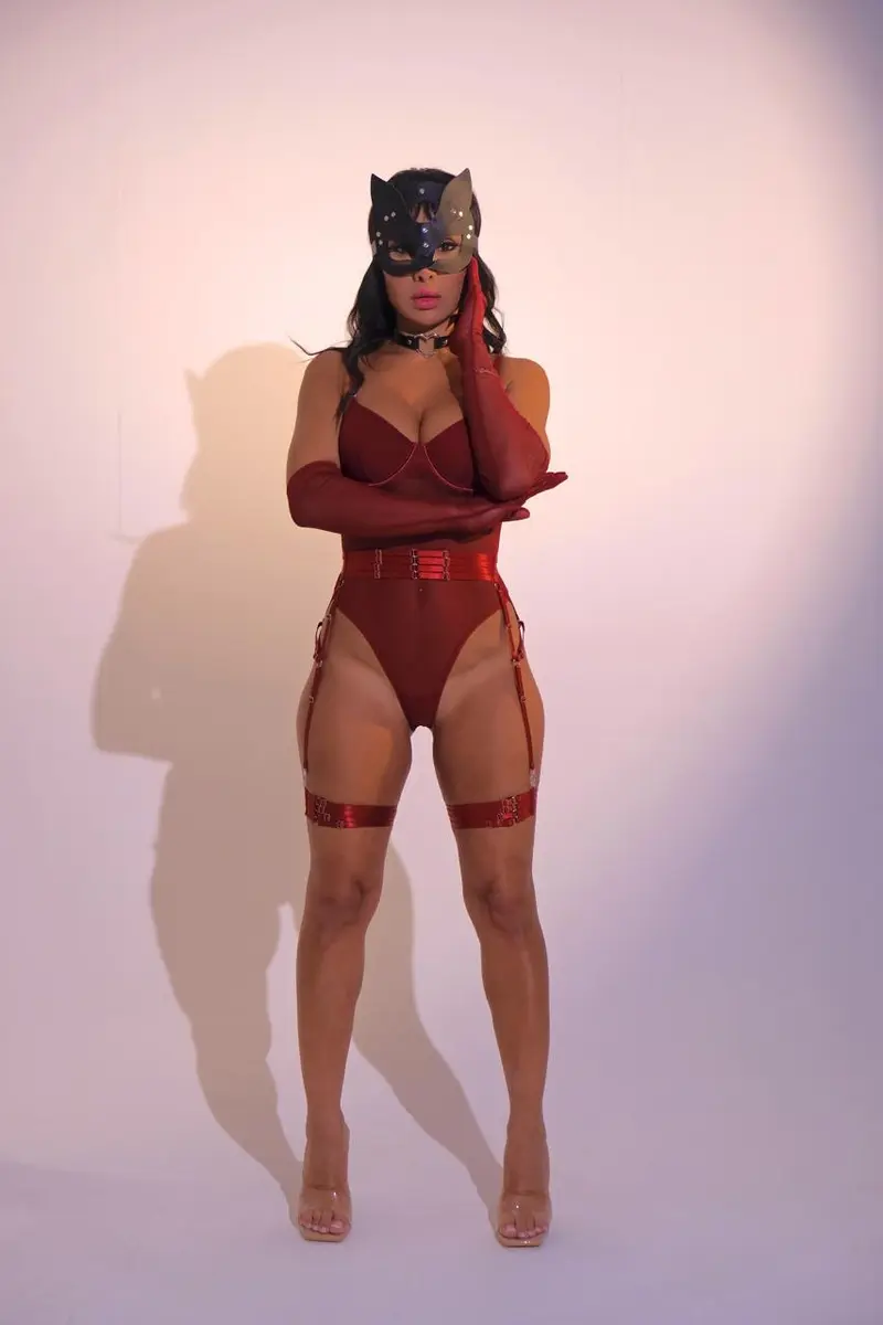 Зина escort in Tyumen