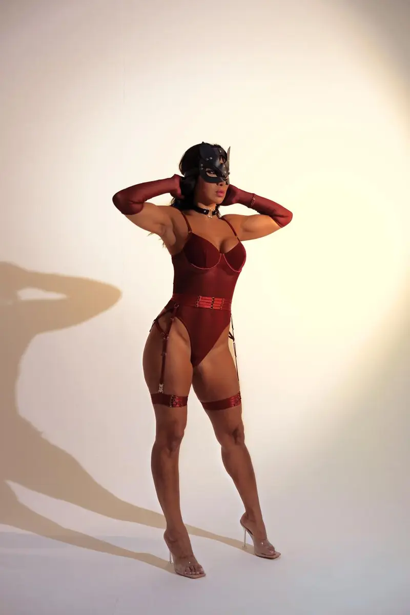 Зина escort in Tyumen