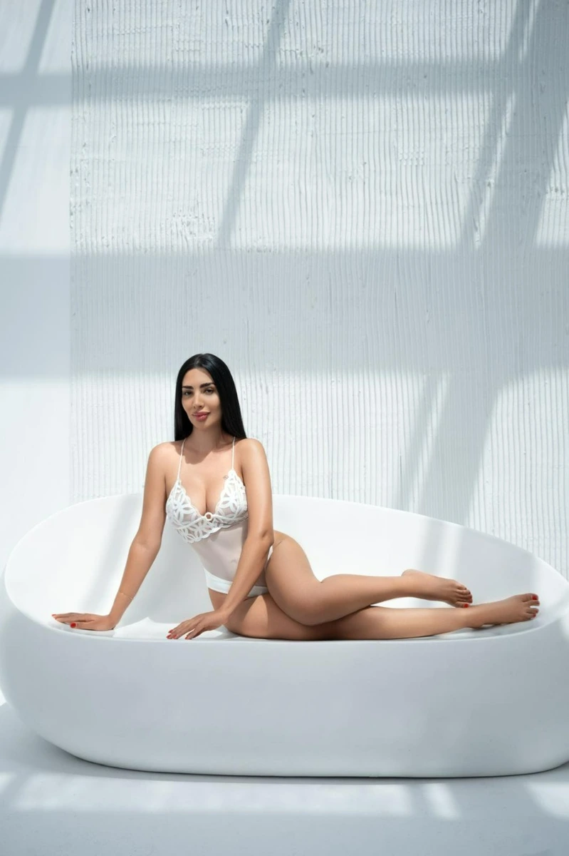 Зулия escort in Tyumen